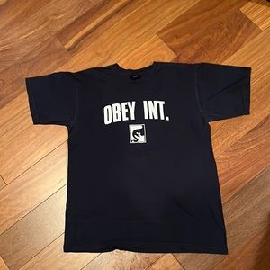 Obey tee